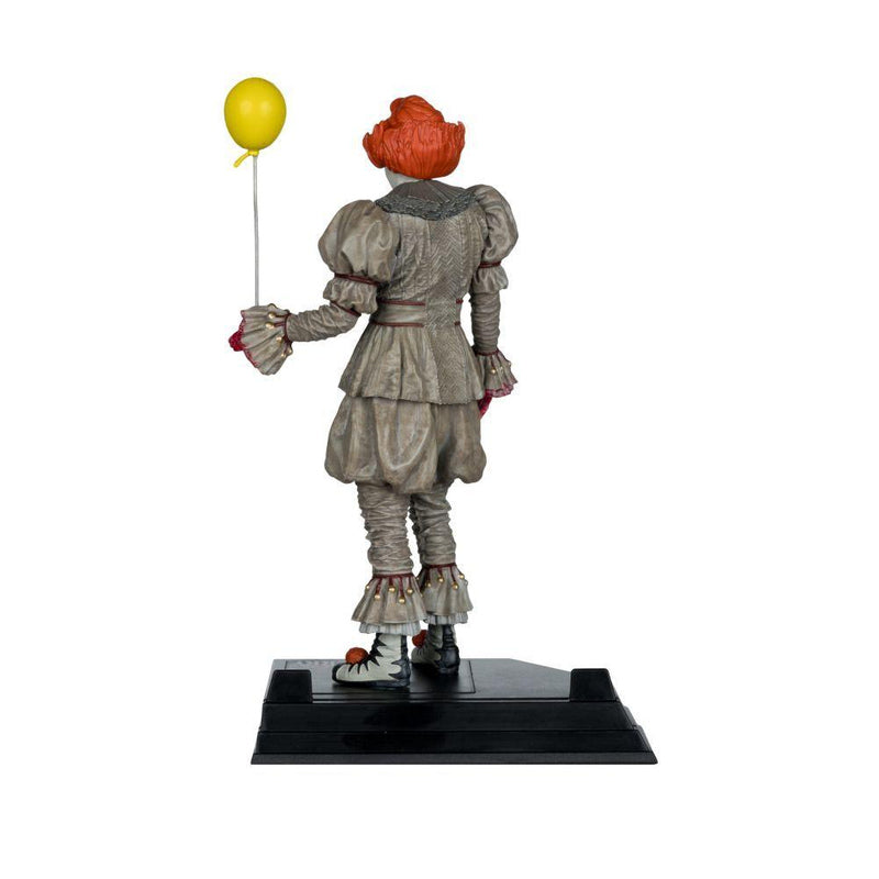 Pennywise Bloody Movie Maniacs 6" Posed Figure